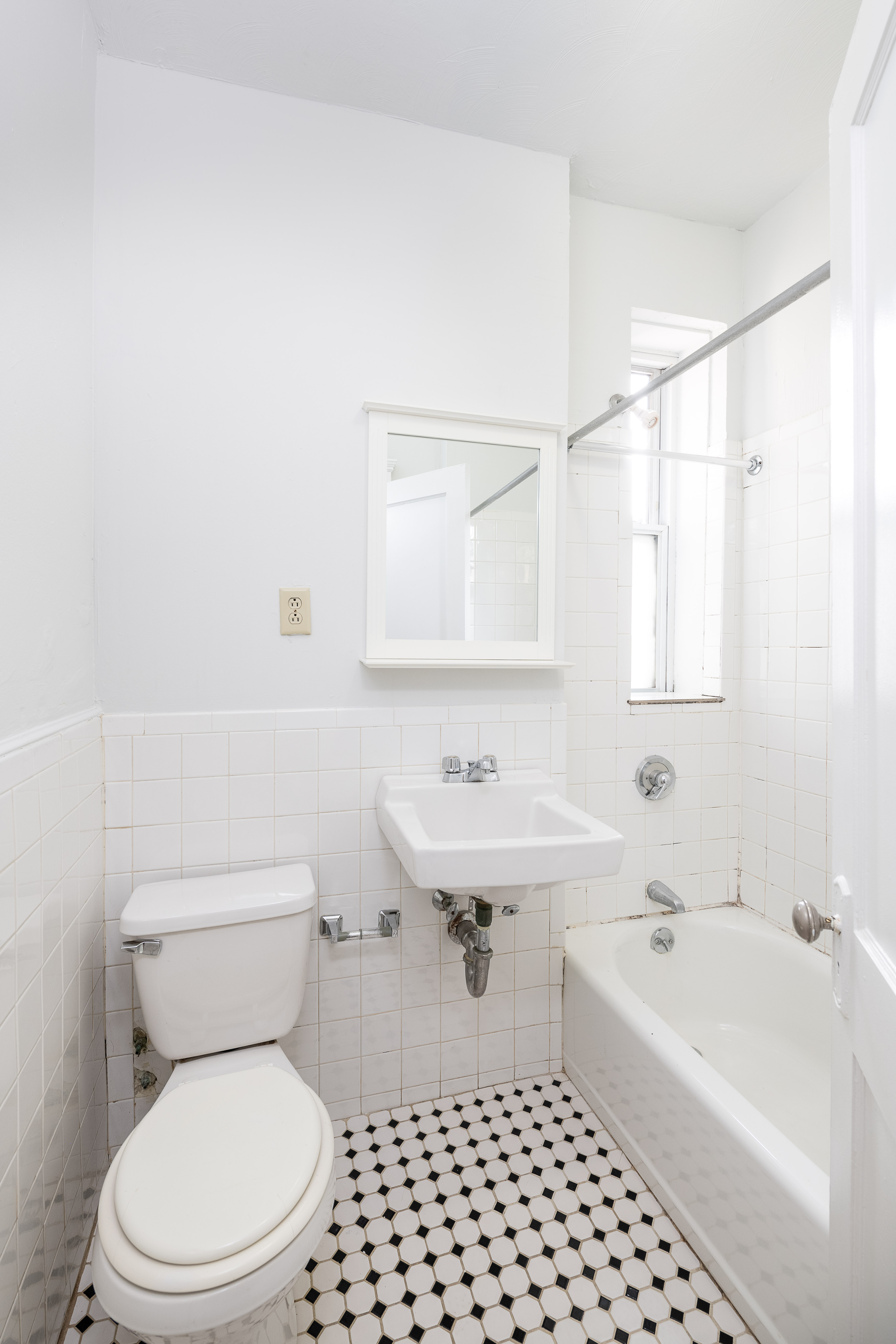 49 Worthington St, Mission Hill