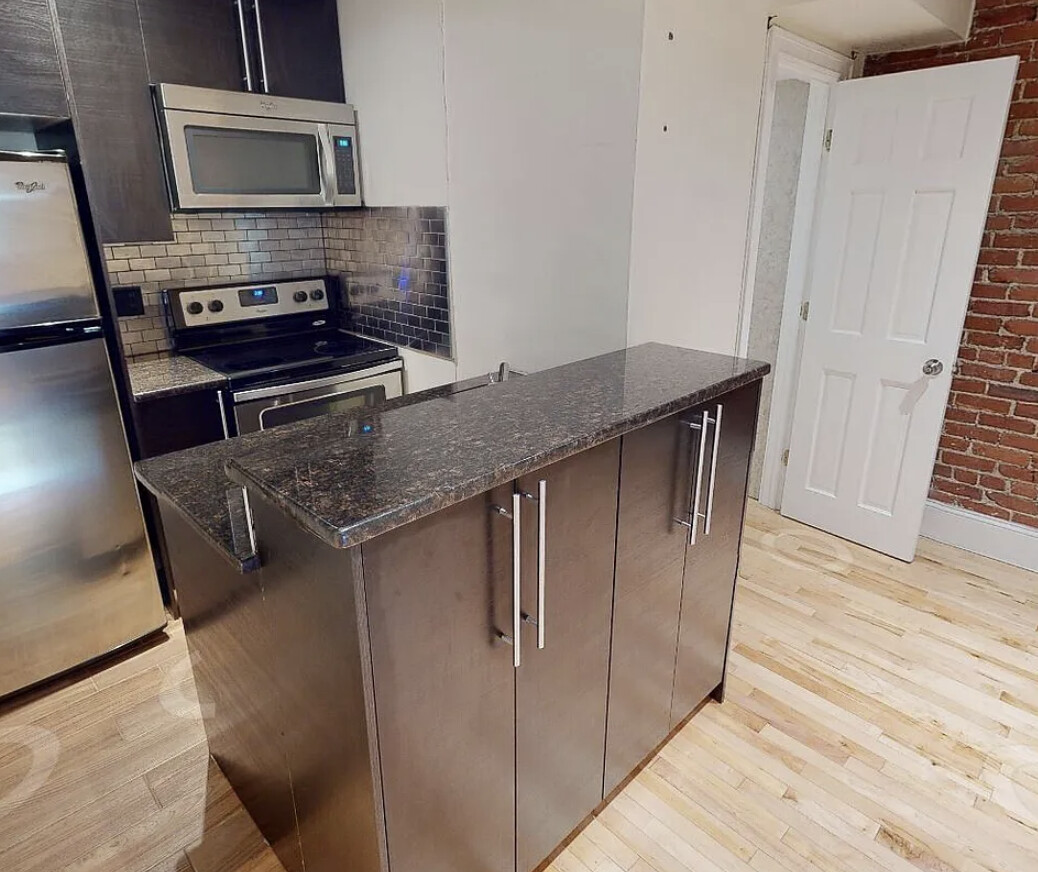 1203 Beacon St, Coolidge Corner