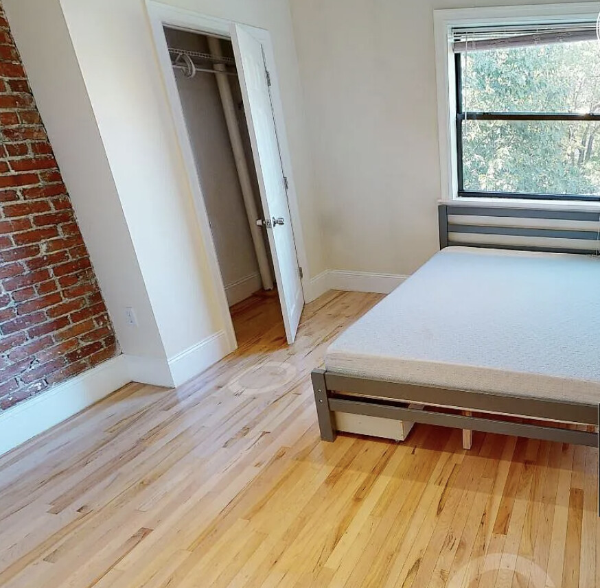 1203 Beacon St, Coolidge Corner