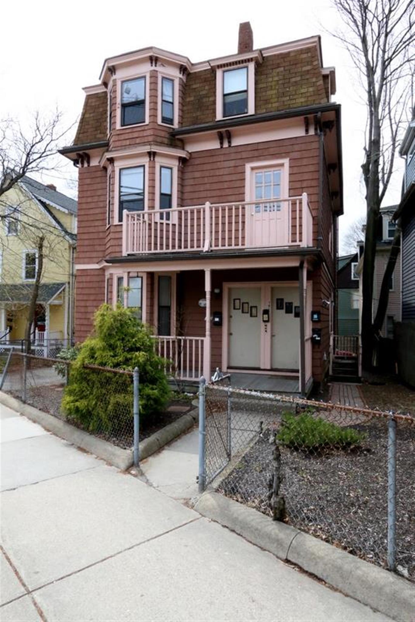 190 Holland St, Davis Square