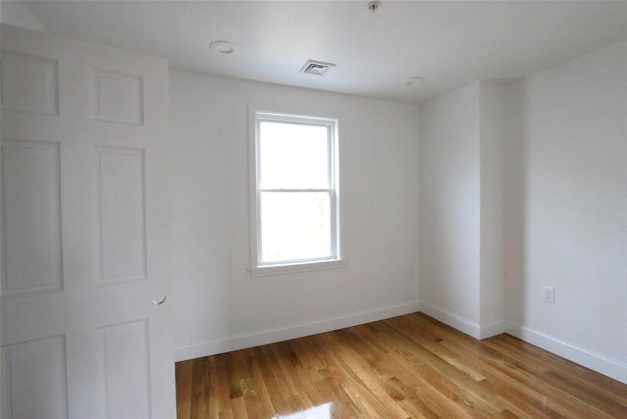 130 Sycamore St, Magoun Square