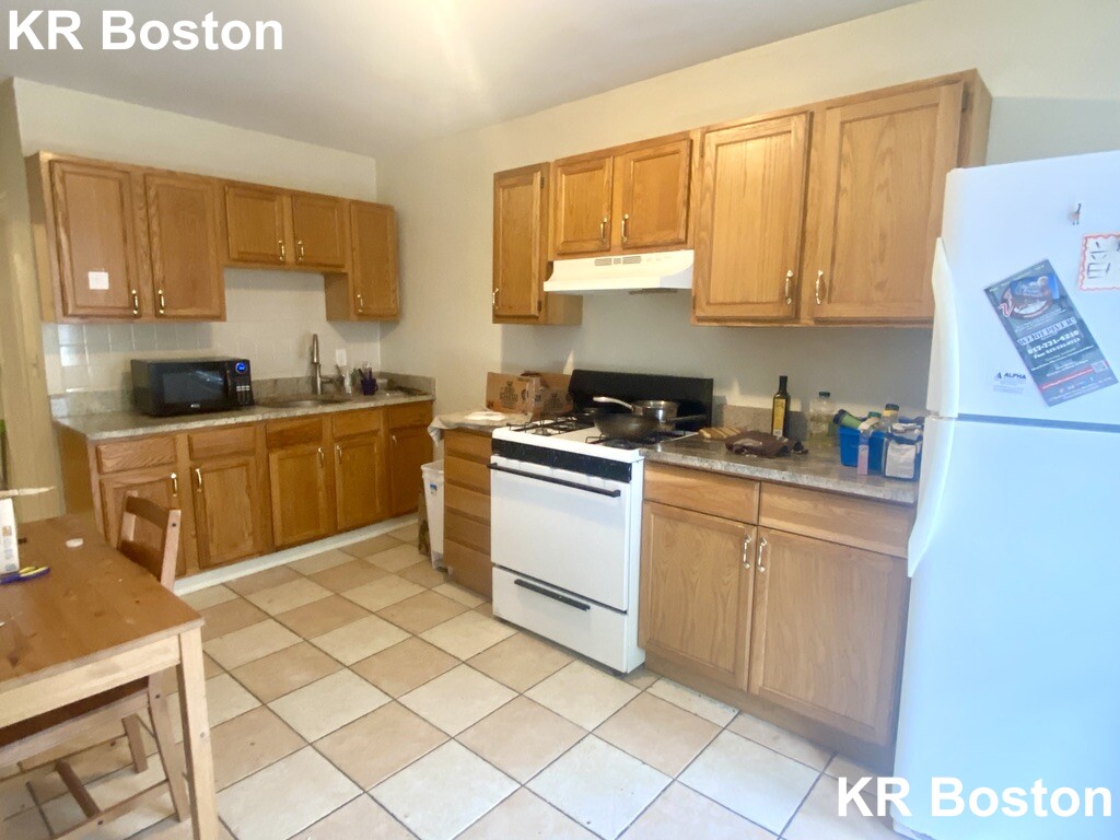 123 Brook St, Coolidge Corner