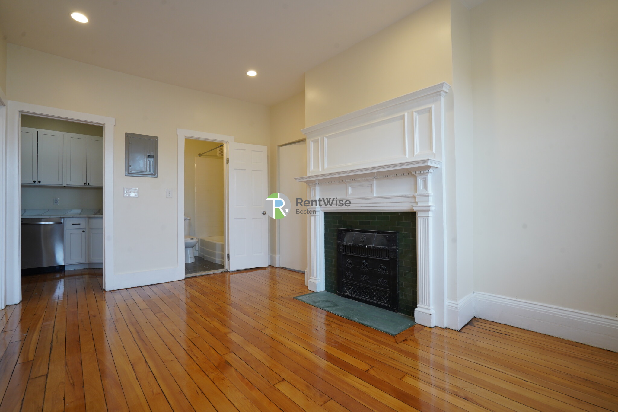 1212 Commonwealth Ave, Brighton