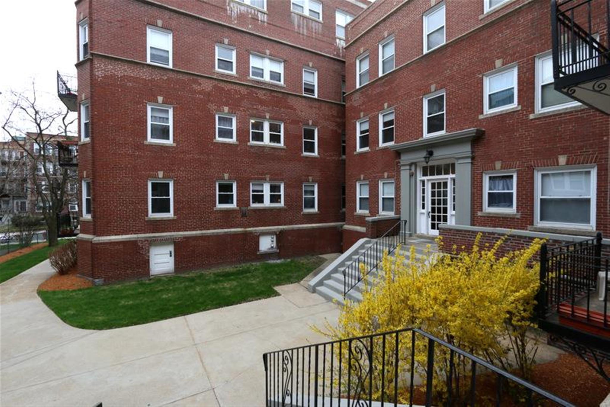 163 Summer, Spring Hill