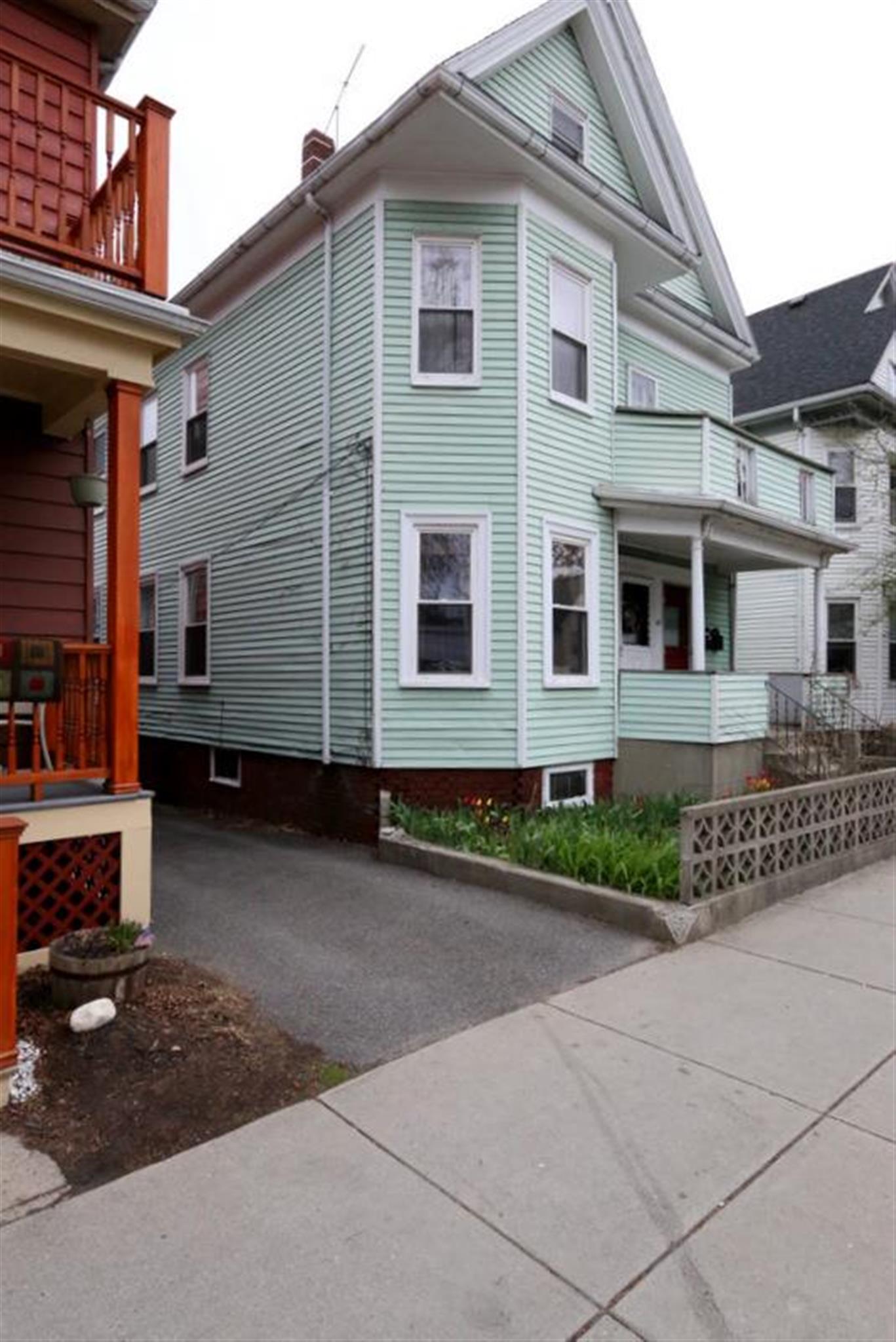 377 Highland Ave, Davis Square