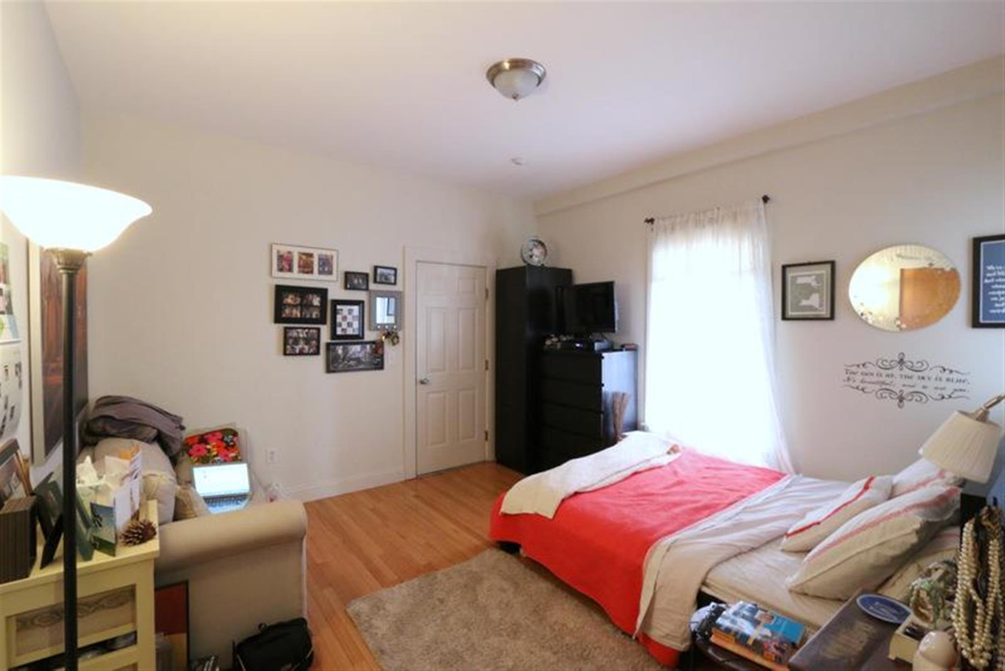 220 Banks St, Harvard Square