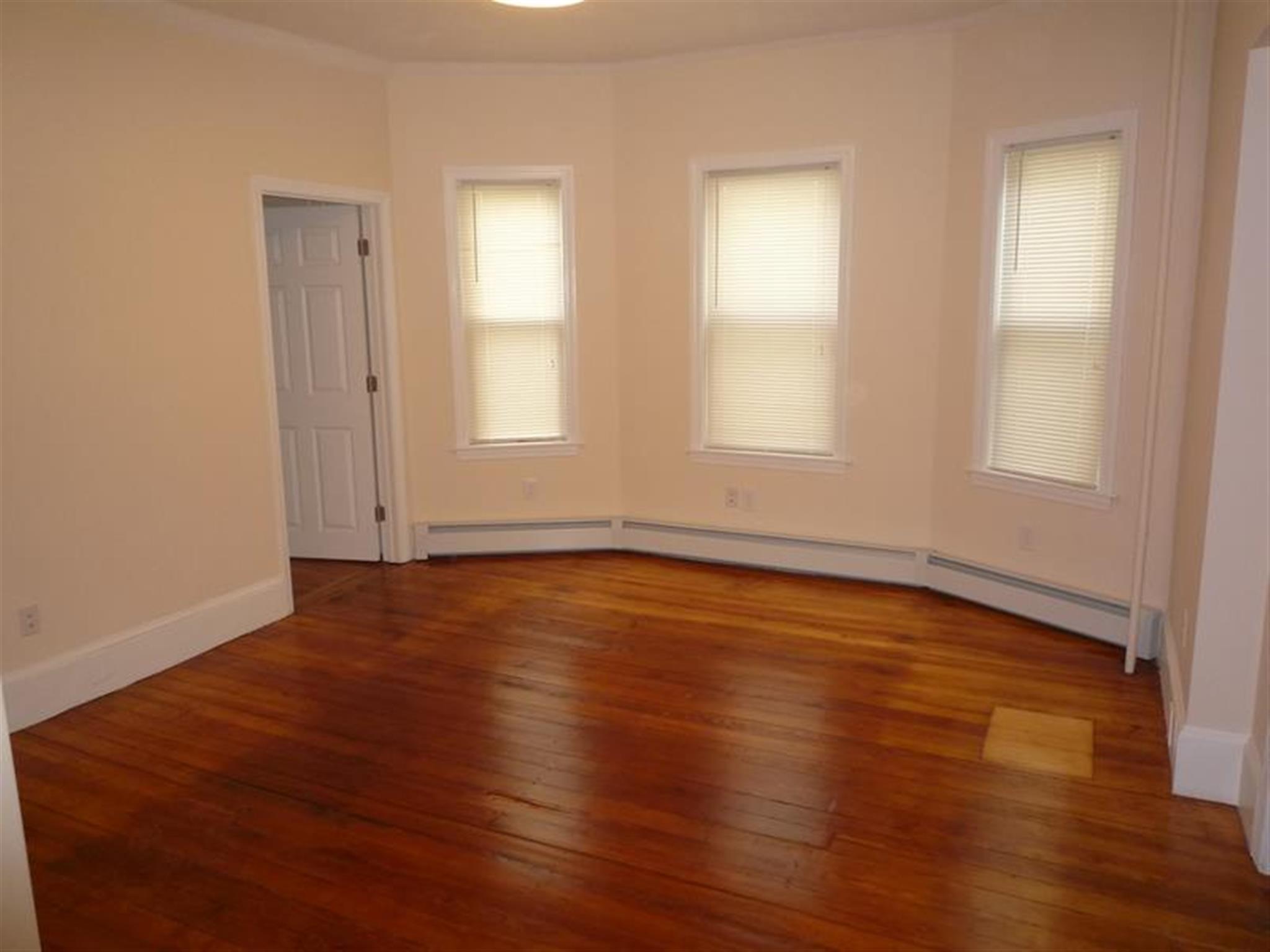 17 Lesley Ave, Davis Square