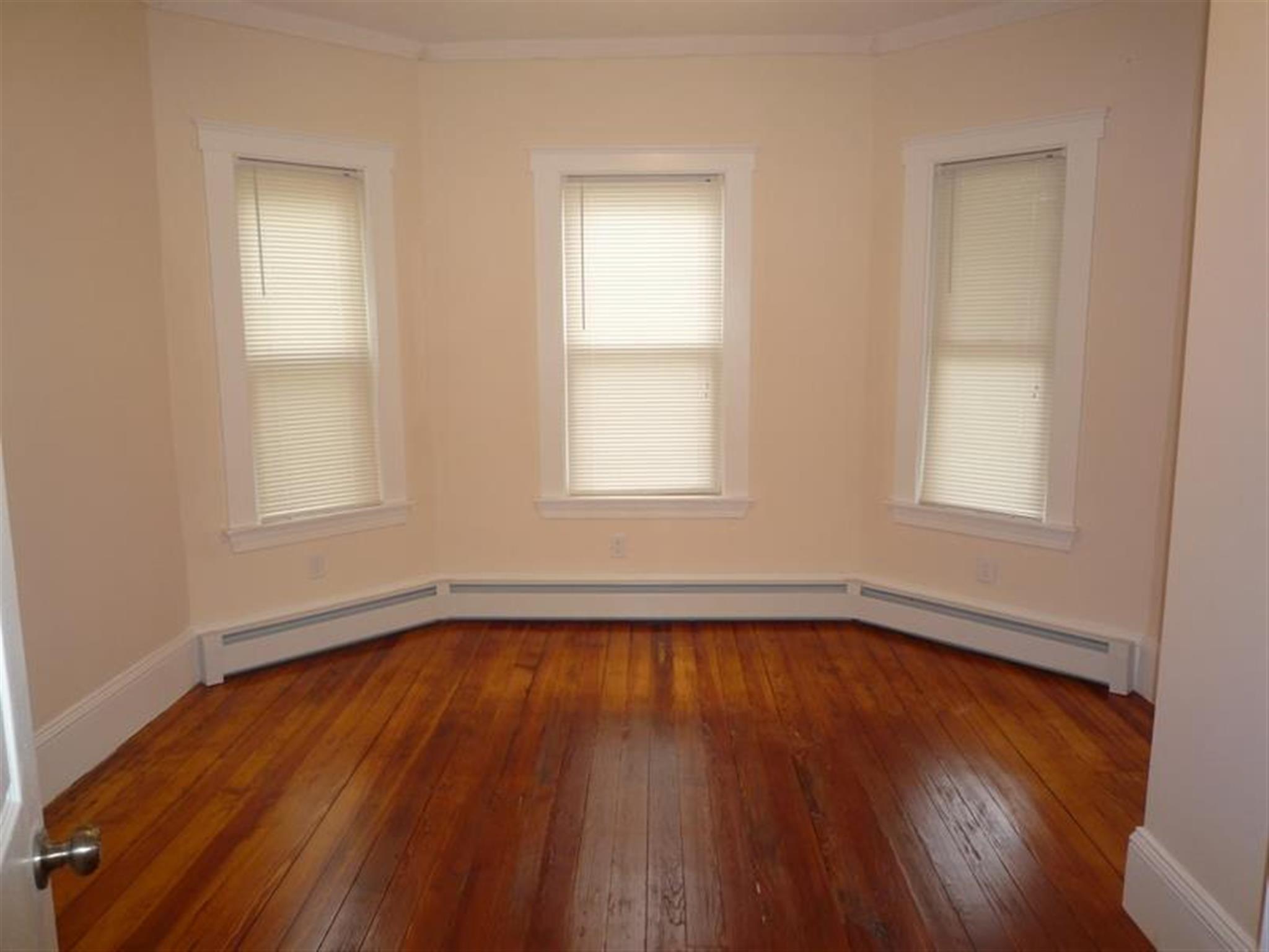 17 Lesley Ave, Davis Square