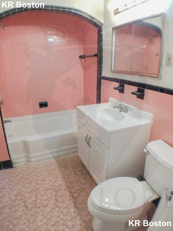 1232 Beacon St, Coolidge Corner