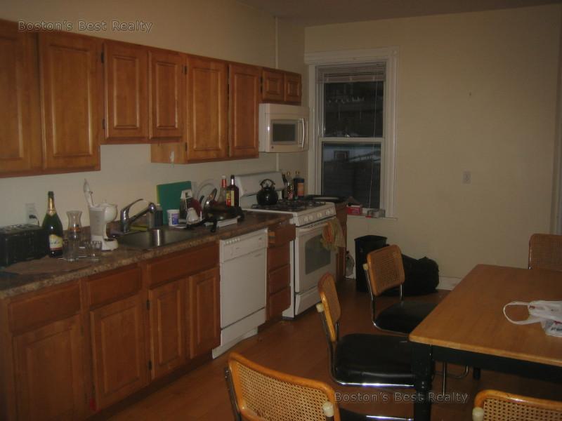 22 Strathmore Rd, Coolidge Corner