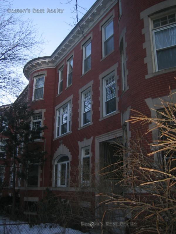22 Strathmore Rd, Coolidge Corner