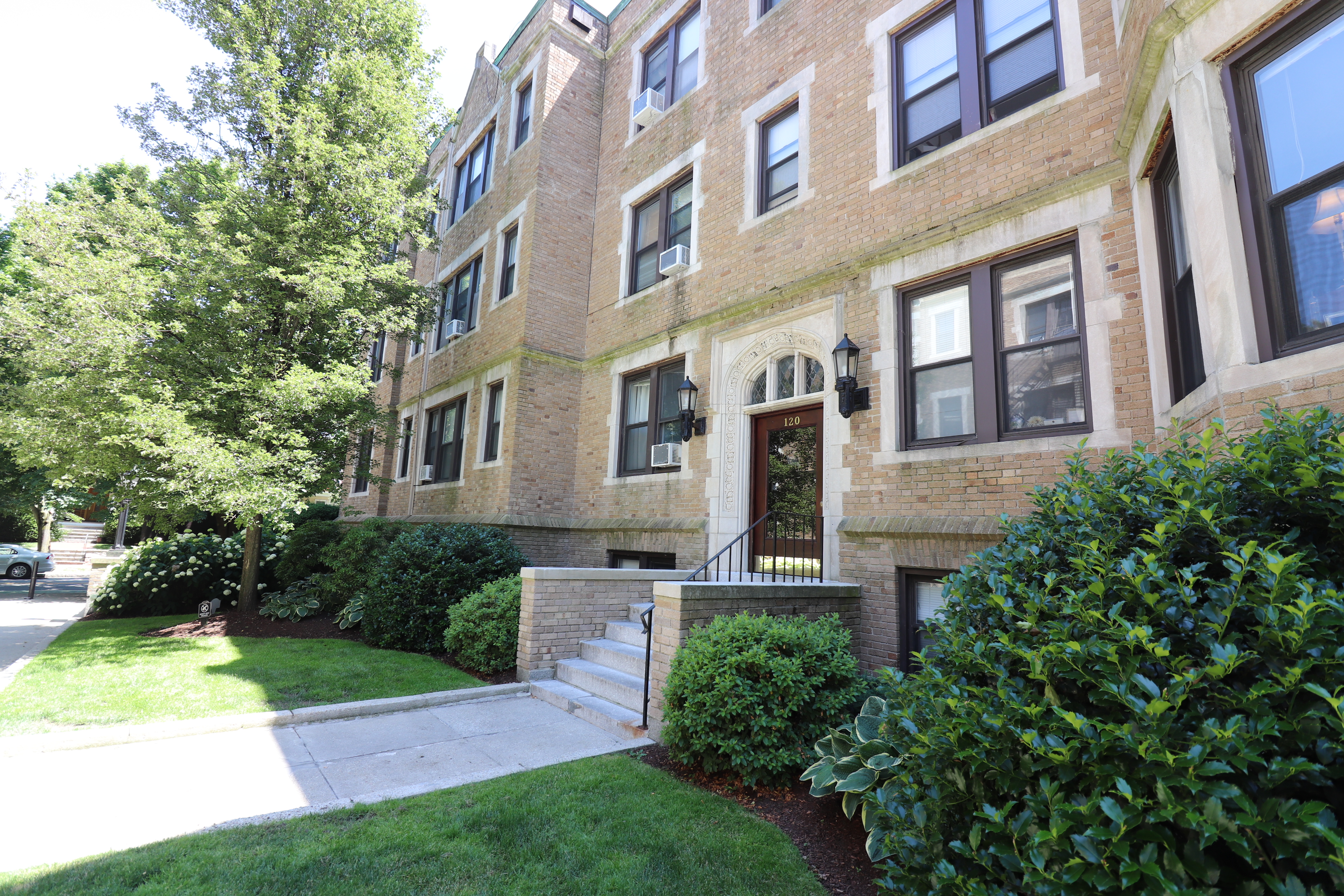 124 Babcock St, North Brookline