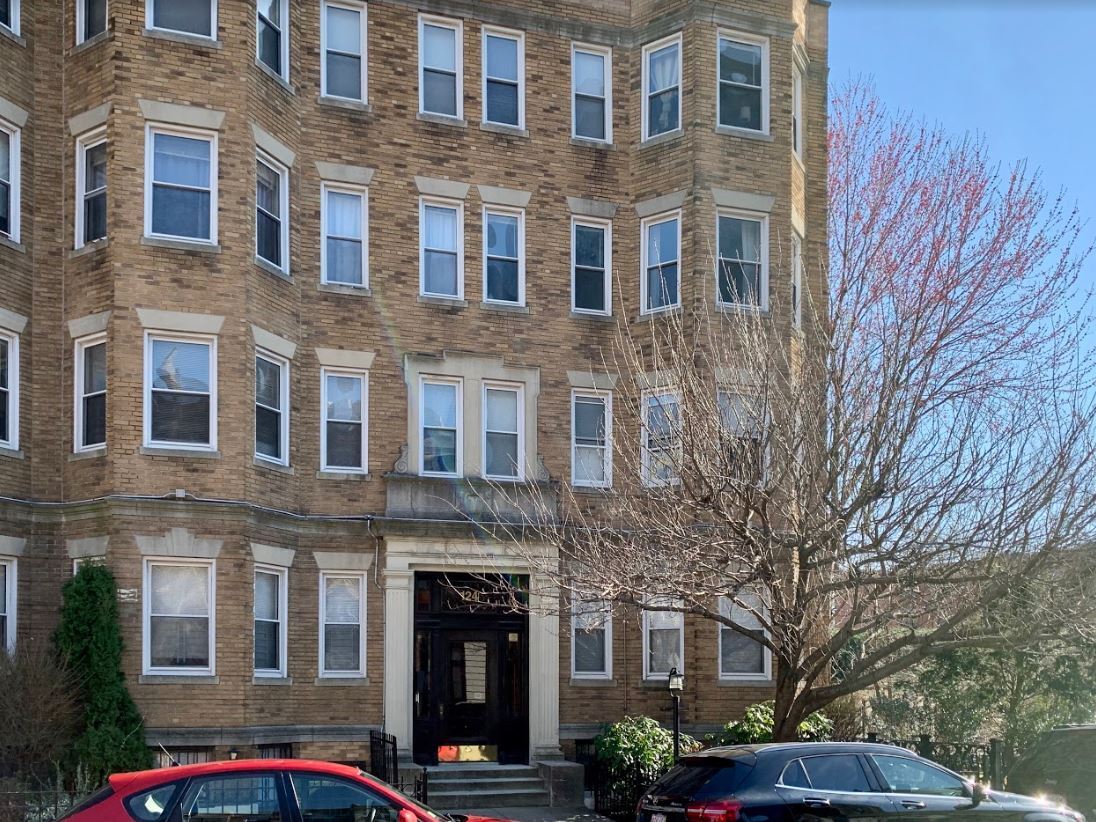 124 Peterborough St, Fenway