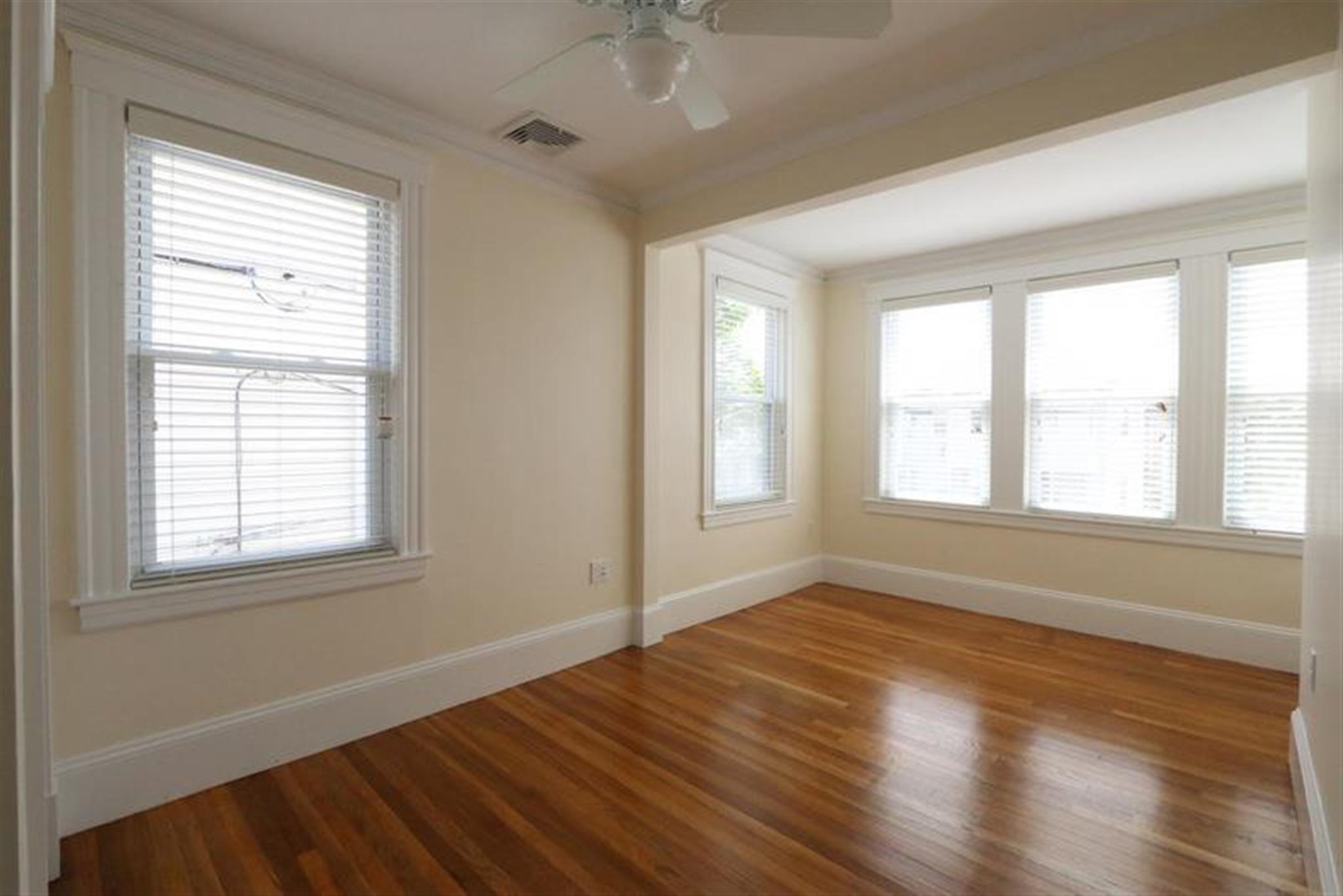 38 Medford St, Medford