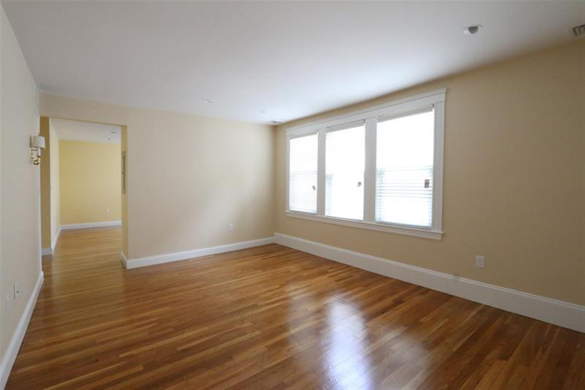 38 Medford St, Medford