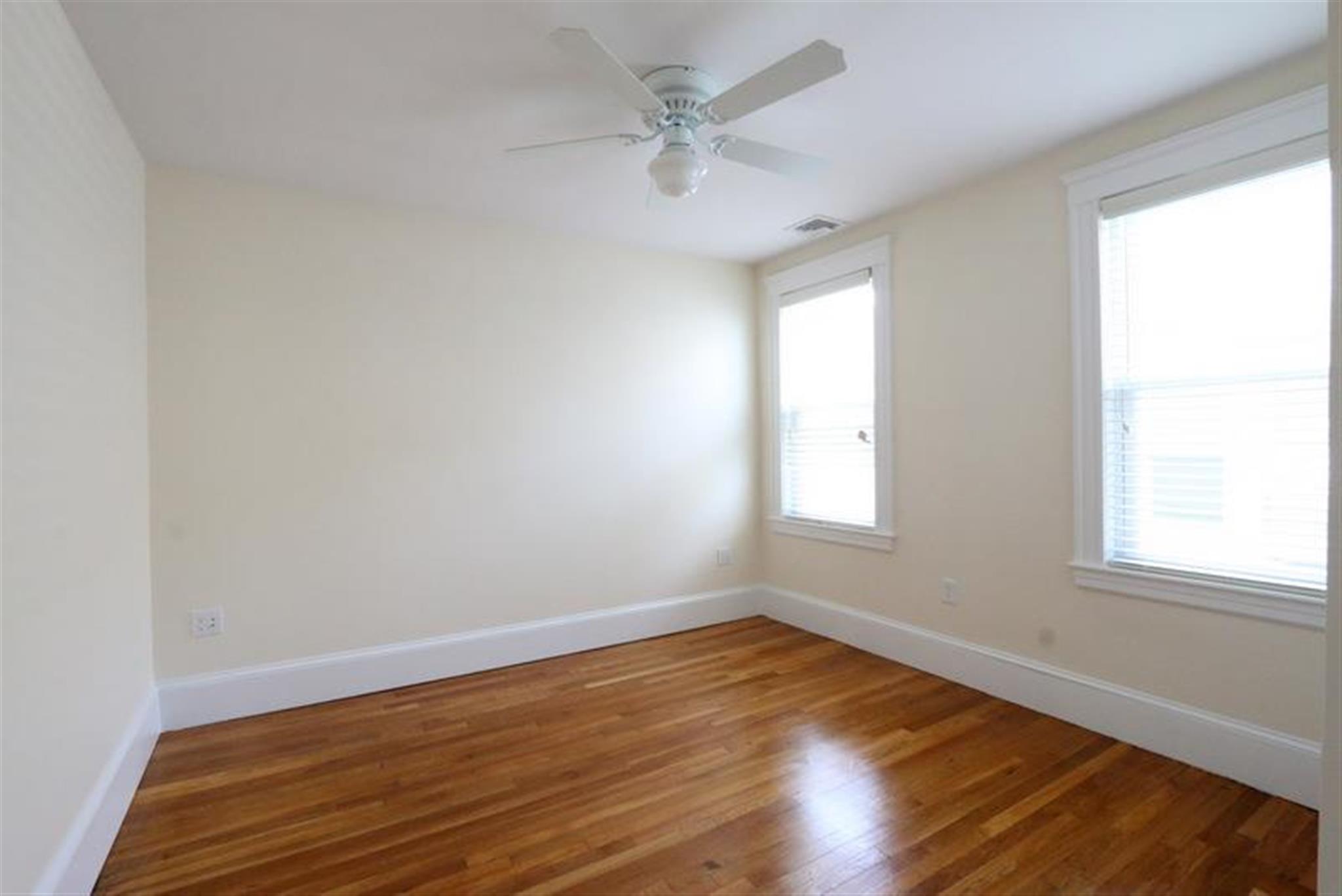 38 Medford St, Medford