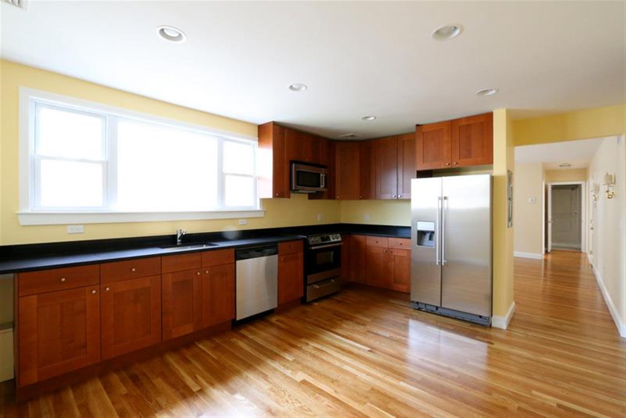 38 Medford St, Medford