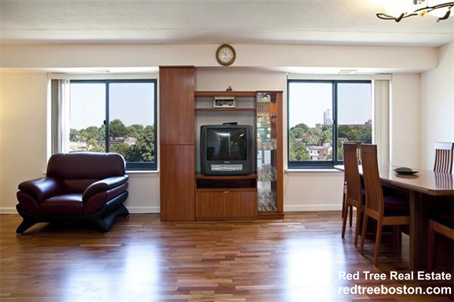 1243 Beacon St, Coolidge Corner