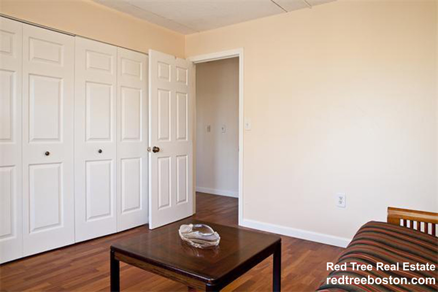 1243 Beacon St, Coolidge Corner