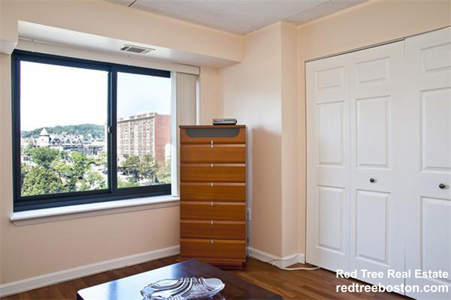 1243 Beacon St, Coolidge Corner