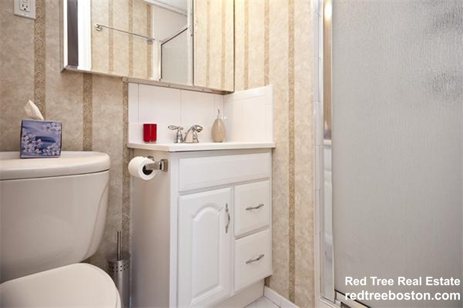 1243 Beacon St, Coolidge Corner