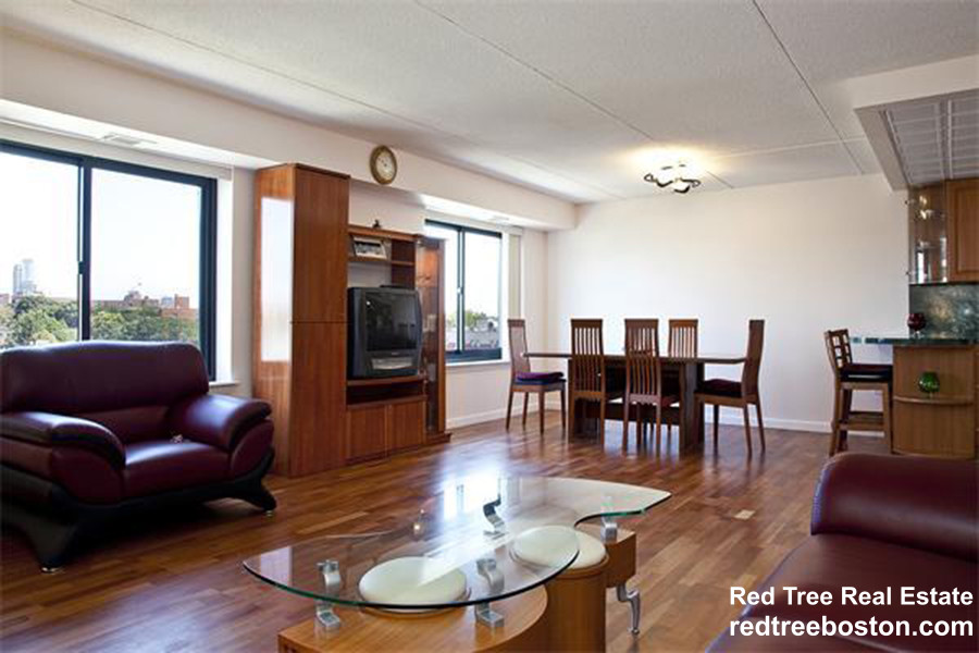 1243 Beacon St, Coolidge Corner