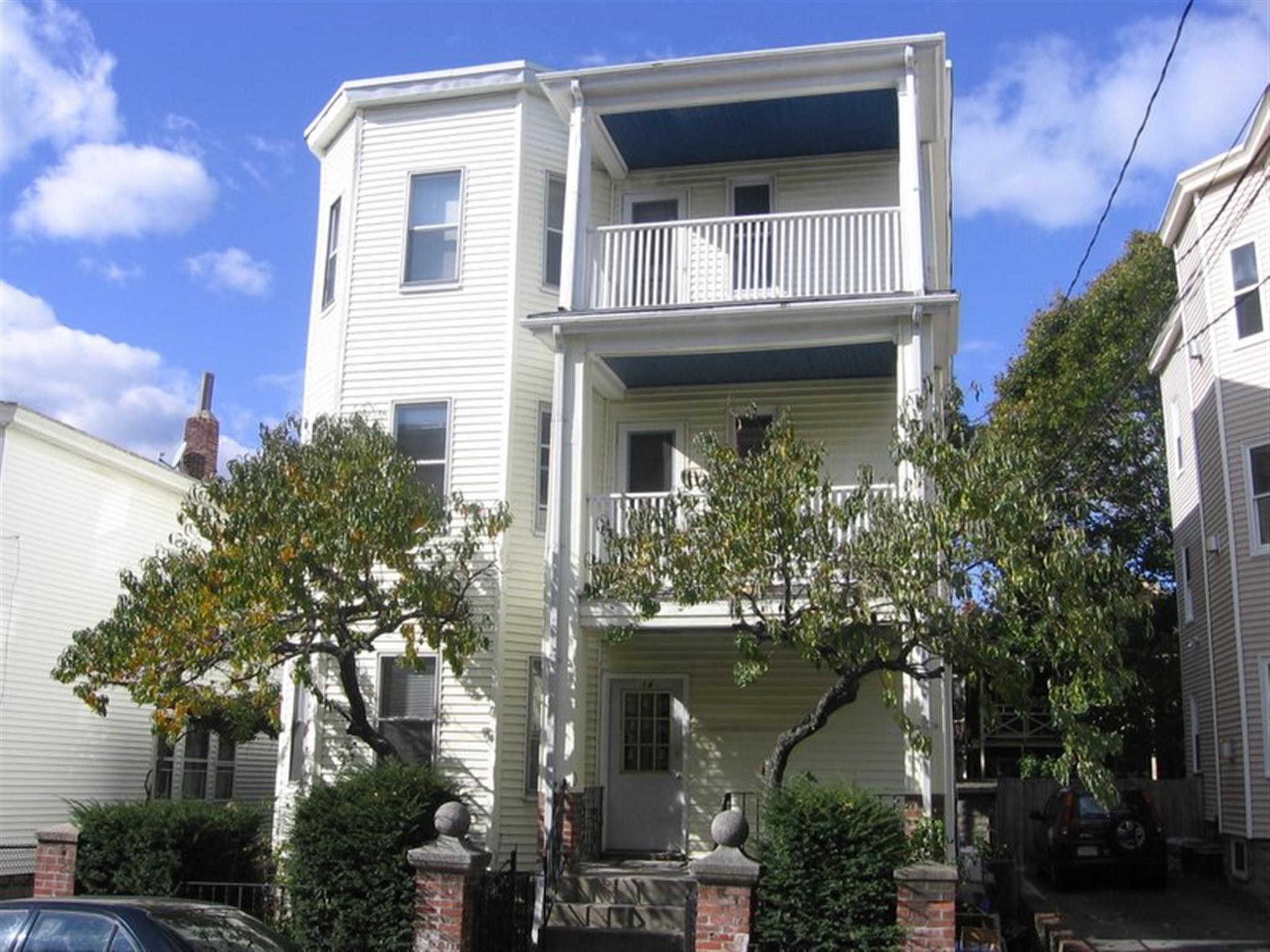 14 Belknap St, Teele Square