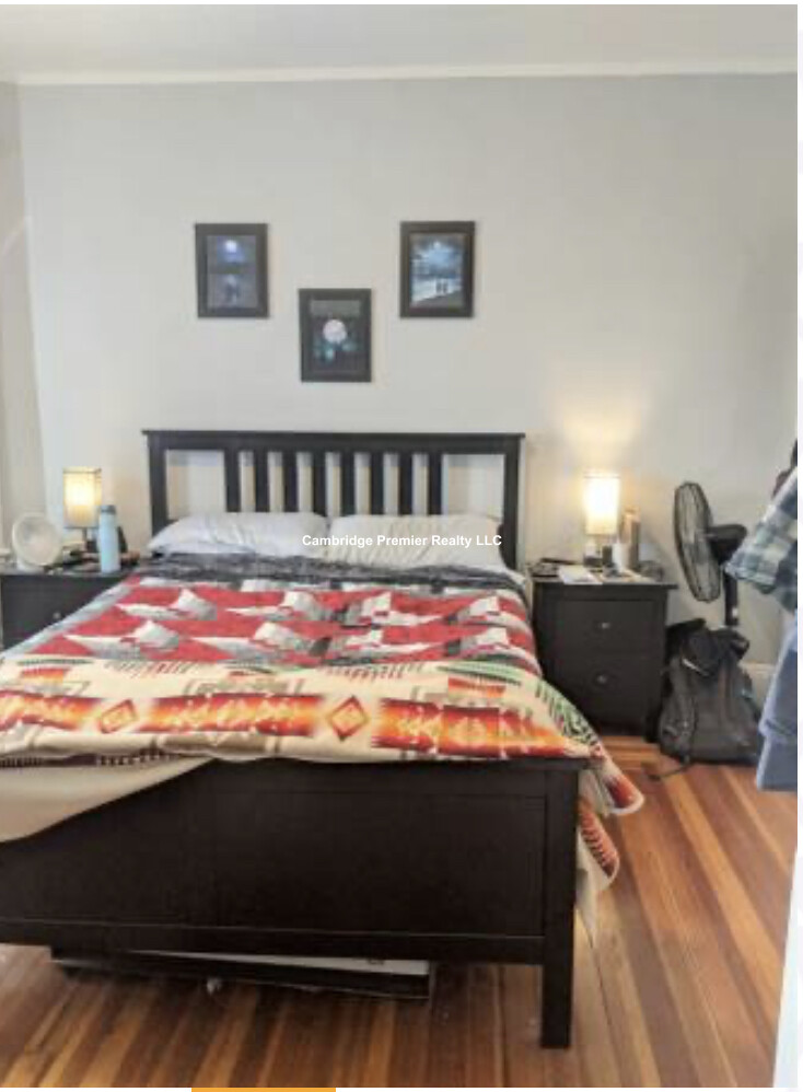 1251 Broadway, West Somerville