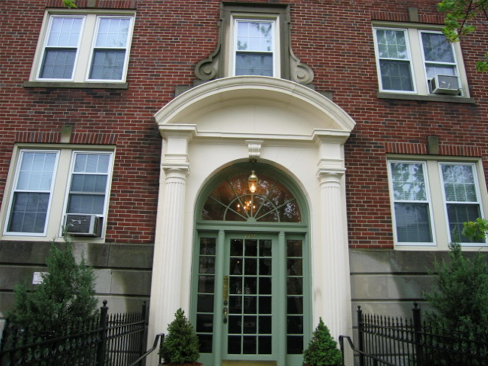 119 College Ave, Davis Square