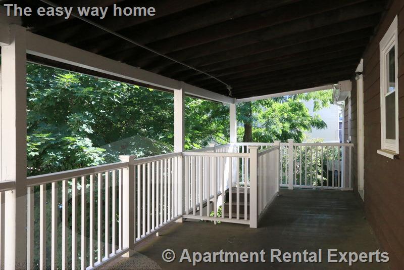 400 Franklin, Central Square