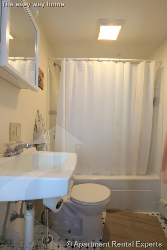 400 Franklin, Central Square