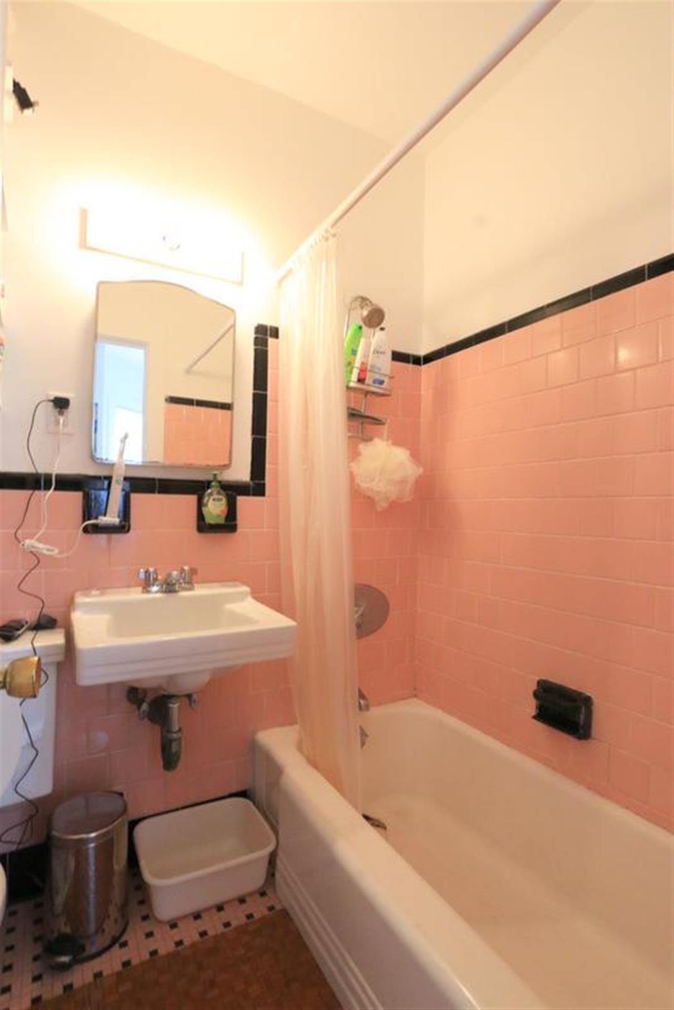 216 Banks St, Harvard Square