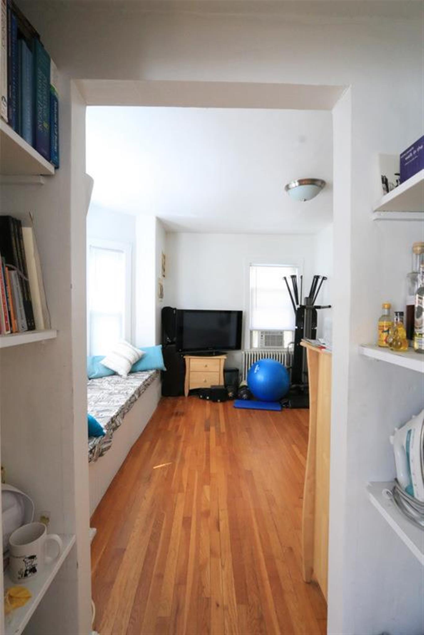 216 Banks St, Harvard Square