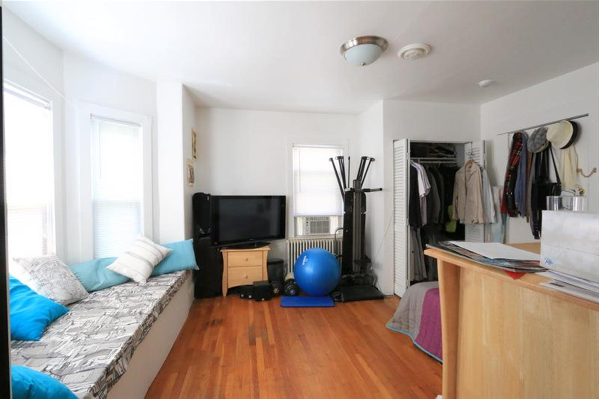 216 Banks St, Harvard Square