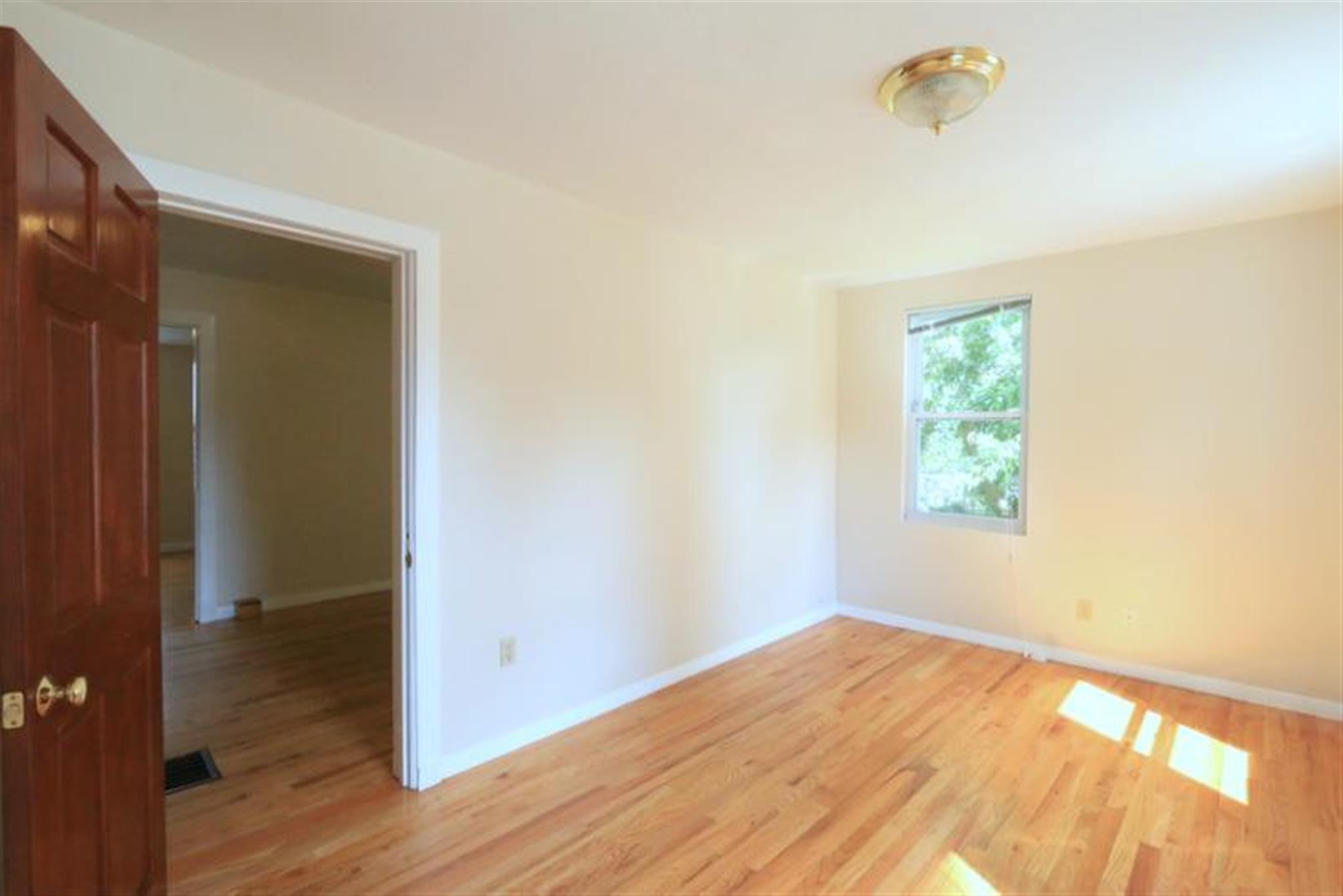 429 Franklin St, Central Square