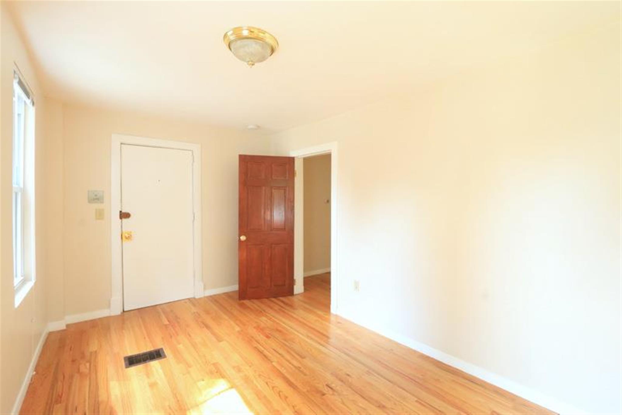 429 Franklin St, Central Square