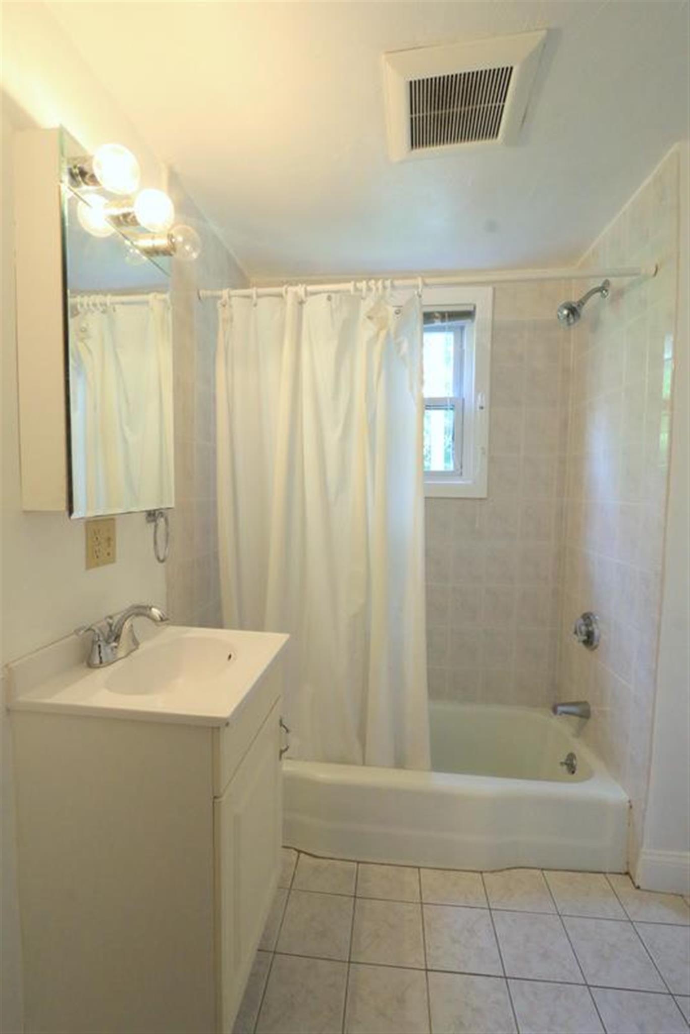 429 Franklin St, Central Square