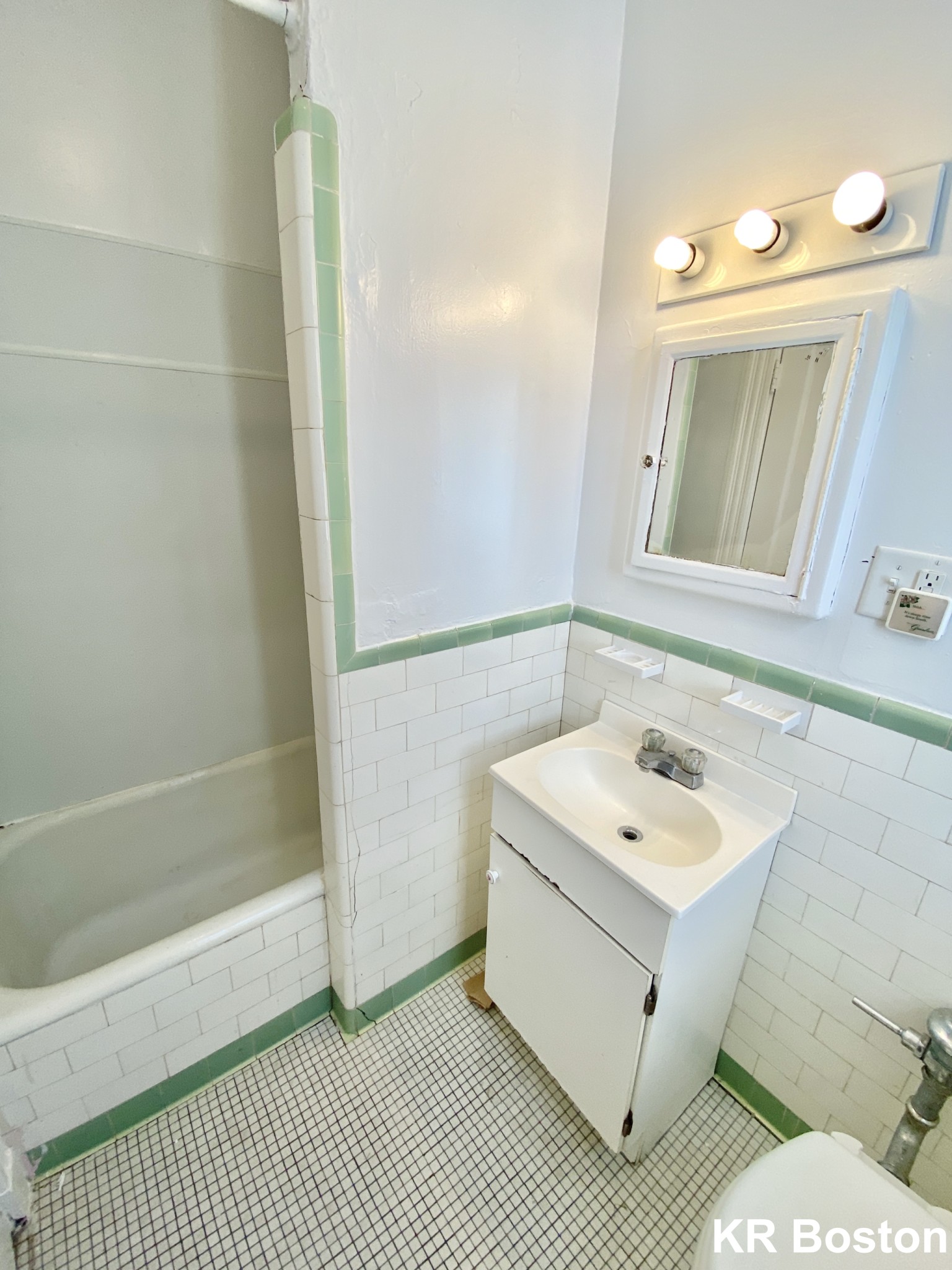 127 Sutherlands Rd, Brighton