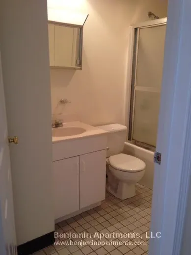 81 Essex St, Chinatown