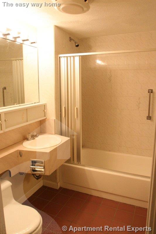 12 Mt Auburn, Harvard Square