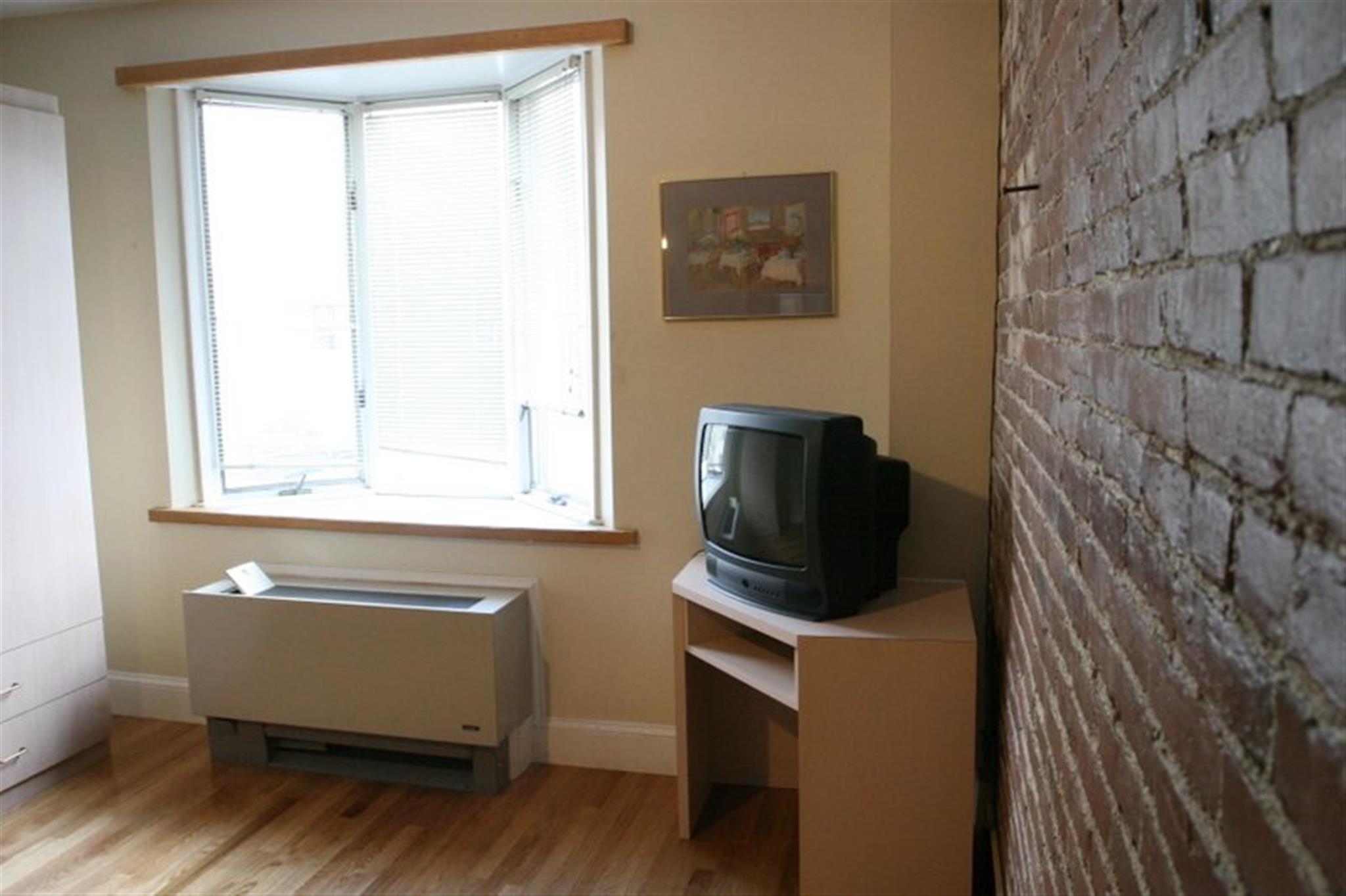 12 Mount Auburt, Harvard Square