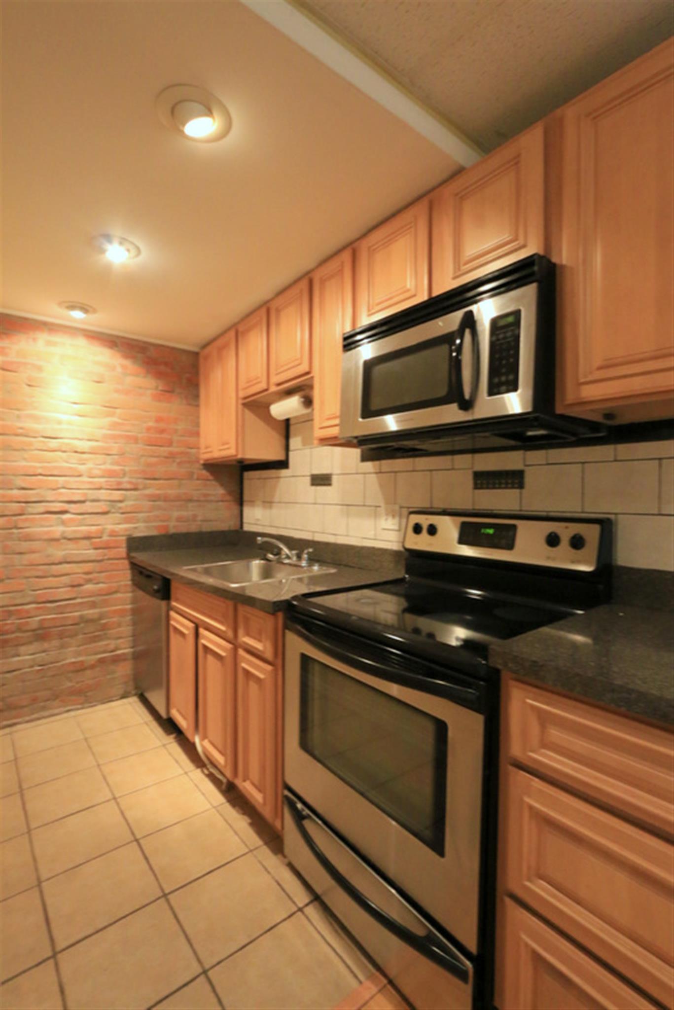 228 Western Ave, Cambridgeport