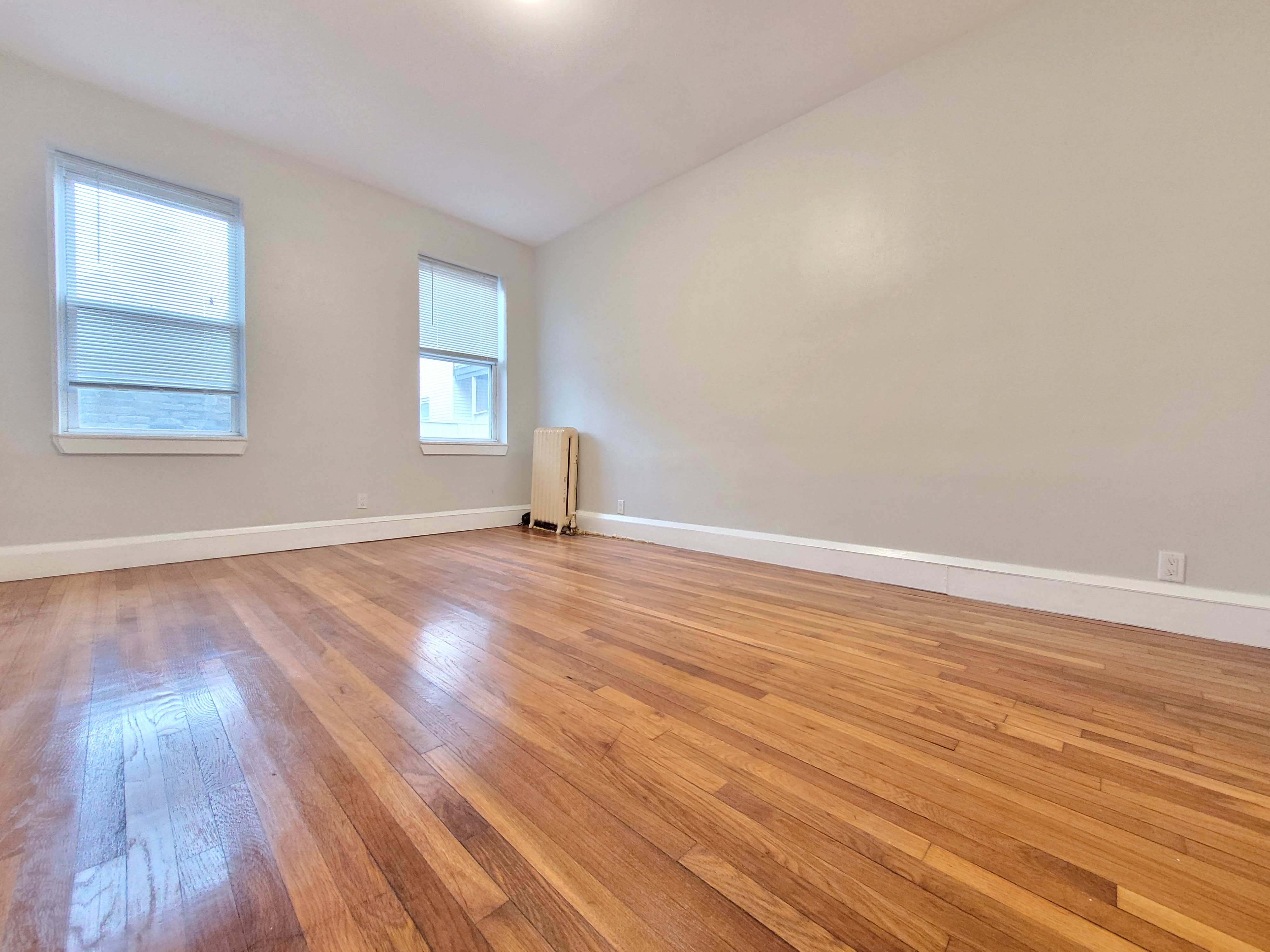 48 Clark Ave, Chelsea