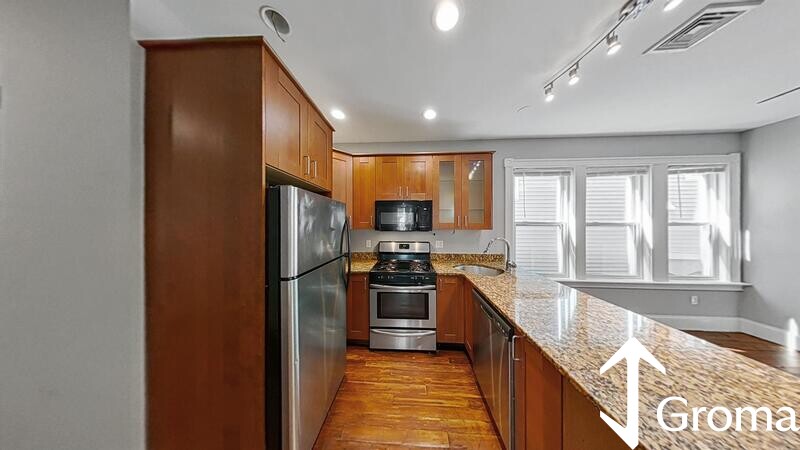 737 Parker St, Mission Hill