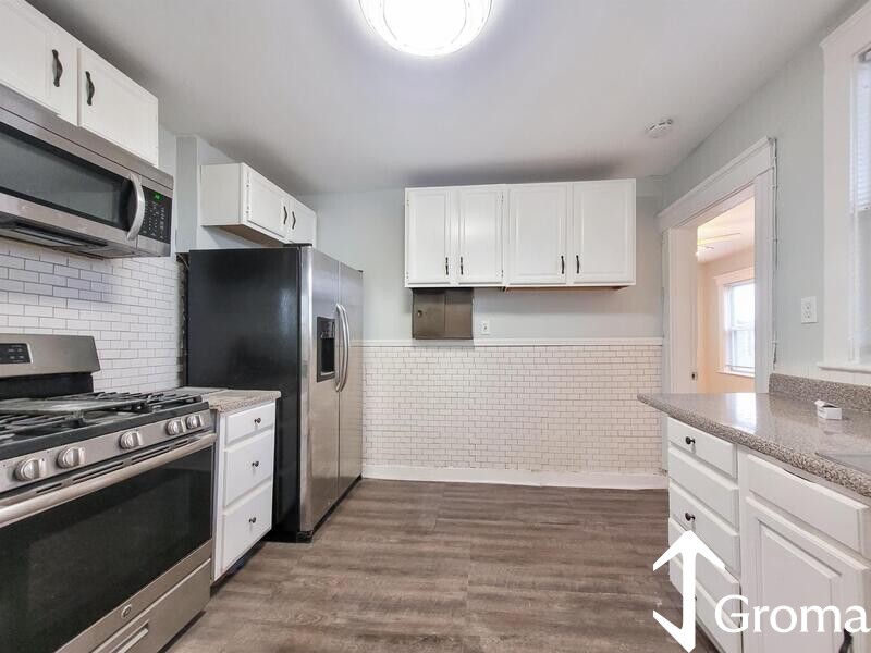 39 Juniper St, Roxbury