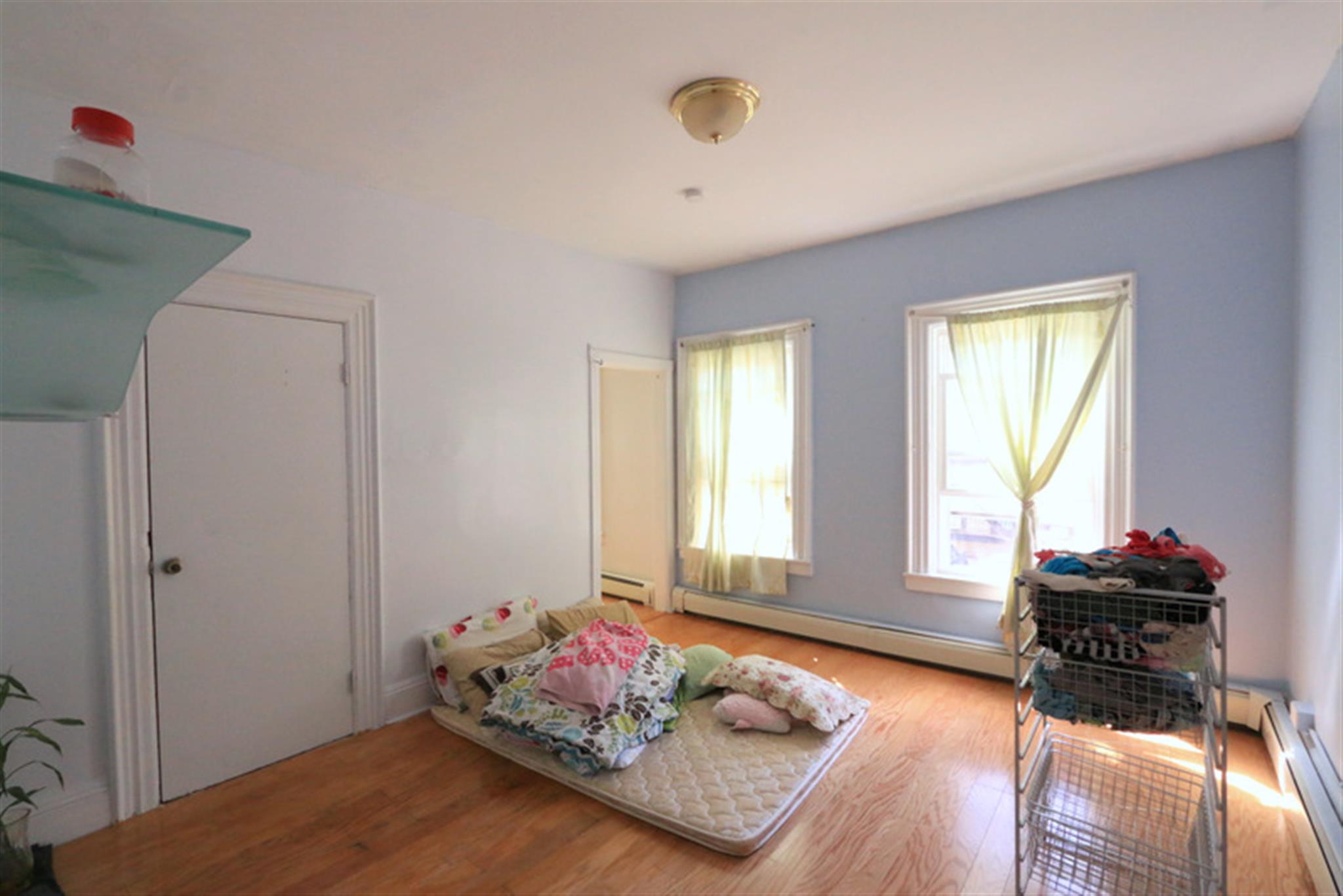 12 Evergreen Sq, Porter Square