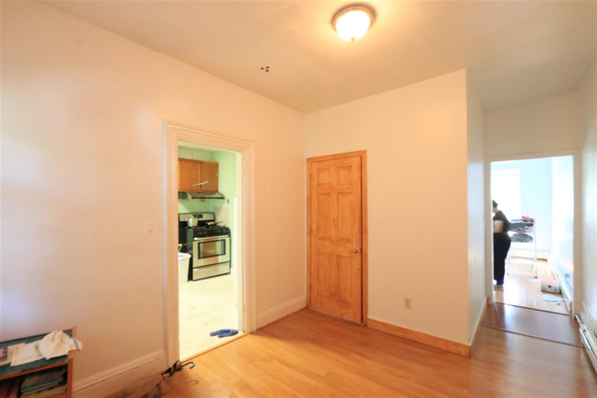 12 Evergreen Sq, Porter Square