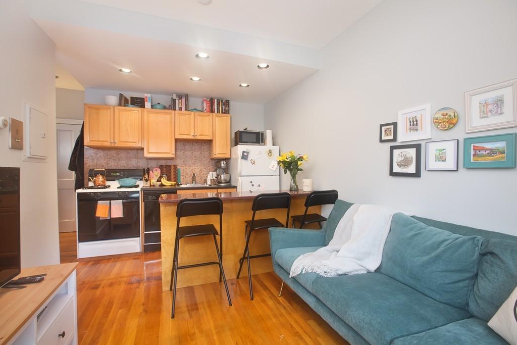 12 Isabella, Back Bay