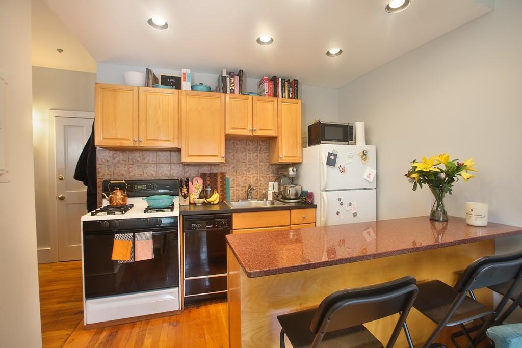 12 Isabella, Back Bay