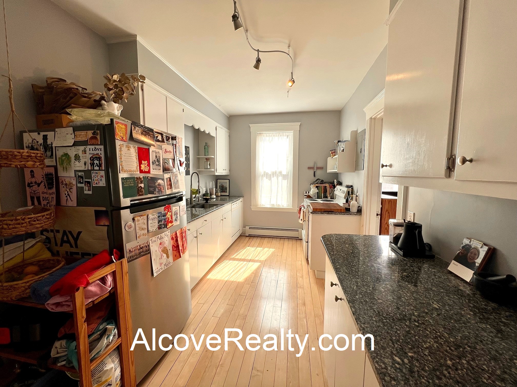 882 Broadway, Davis Square